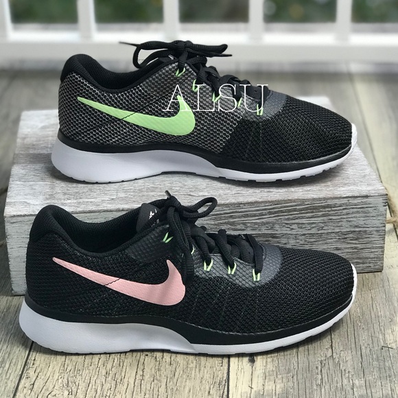 wmns nike tanjun racer